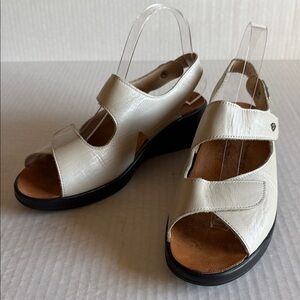 Finn Comfort Djerba Ivory Leather Sandals